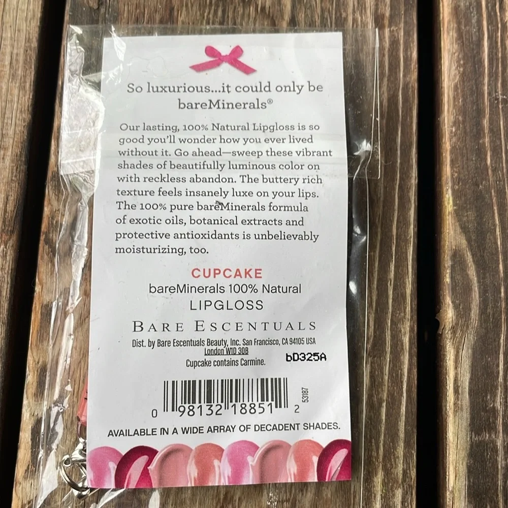 BareMinerals sample pack Faux Tan Face, Foundation & Brush & Lipglossss
